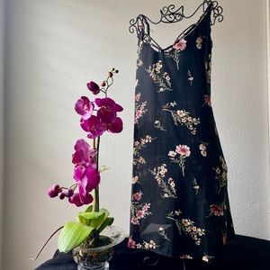 Floral Print Flowing Mini Dress in Black